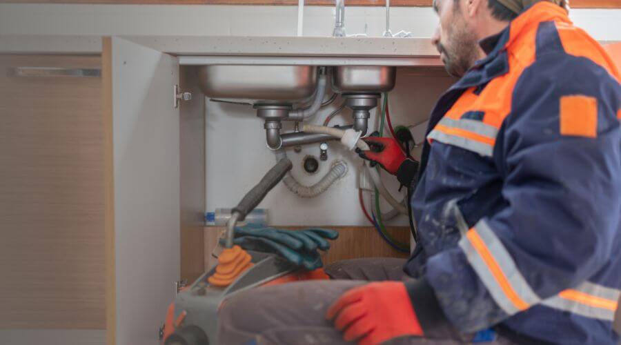 Expert burst pipe repair services in Pinckney, MI